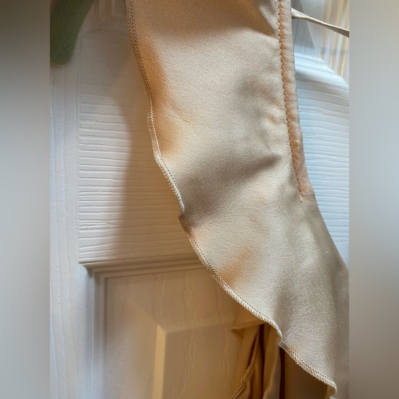 Show Me Your Mumu Bridesmaid Dress Samantha Champagne Luxe Satin Ruffle Wrap - Picture 5 of 9